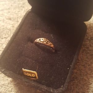 VINTAGE GORGEOUS 10 KT GOLD PINKY (OR CHILDS) RING